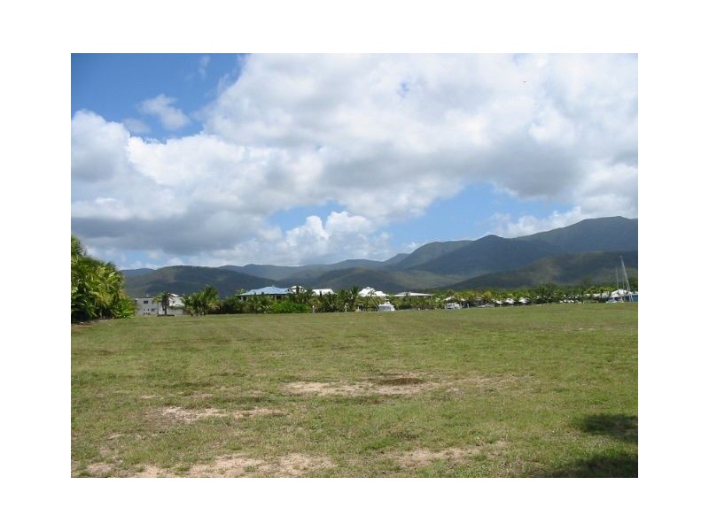 102 Keith Williams Drive, Cardwell QLD 4849