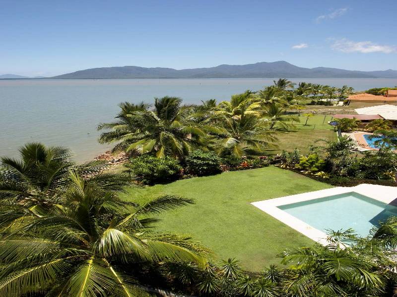 105 Keith Williams Drive, Cardwell QLD 4849