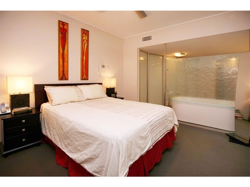 102/72-74 The Strand, North Ward QLD 4810