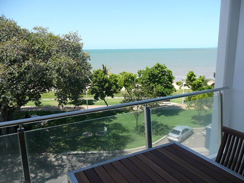 109/72-74 The Strand, North Ward QLD 4810