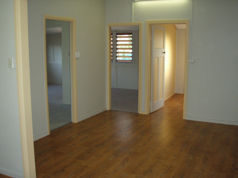 110 Railway Avenue, Railway Estate QLD 4810