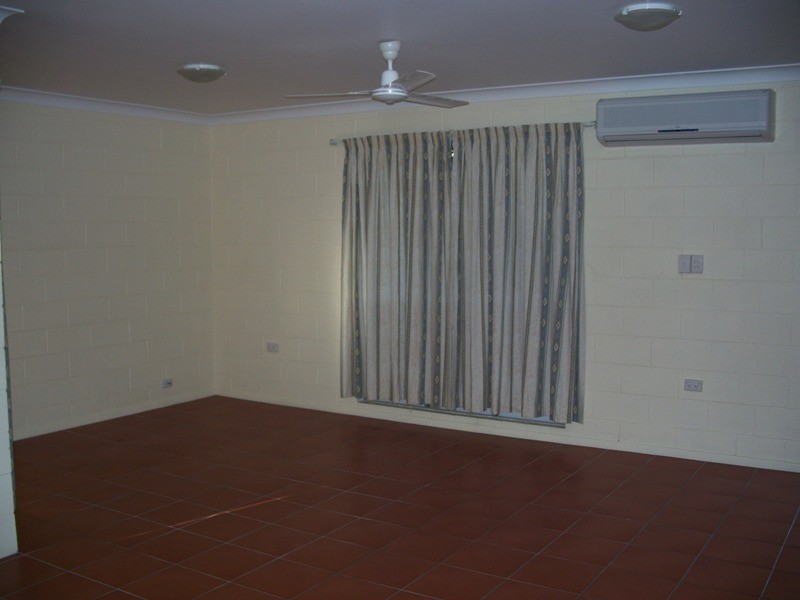 11 Karina Crescent, Rasmussen QLD 4815