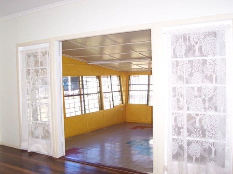 11 Barbouttis Street, Belgian Gardens QLD 4810