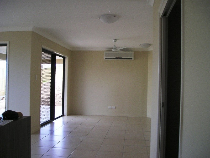 11 Hemple Street, Bushland Beach QLD 4818