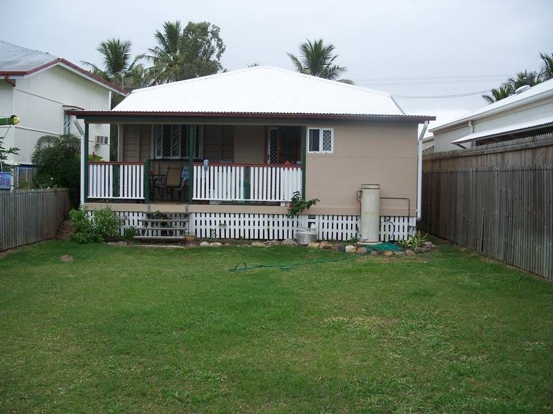 11 Seventh Street, Railway Estate QLD 4810