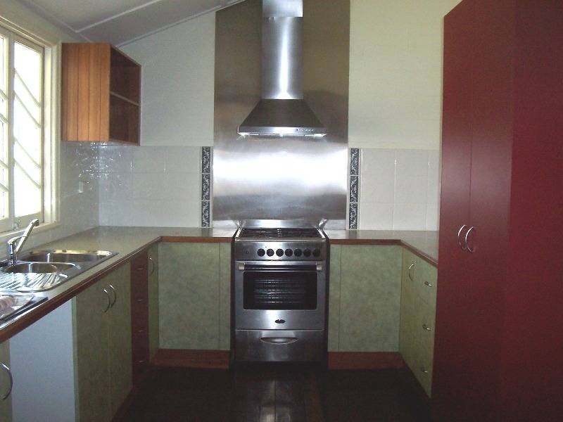 11 Seventh Street, Railway Estate QLD 4810