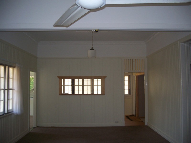 11 Whyte Street, Hermit Park QLD 4812