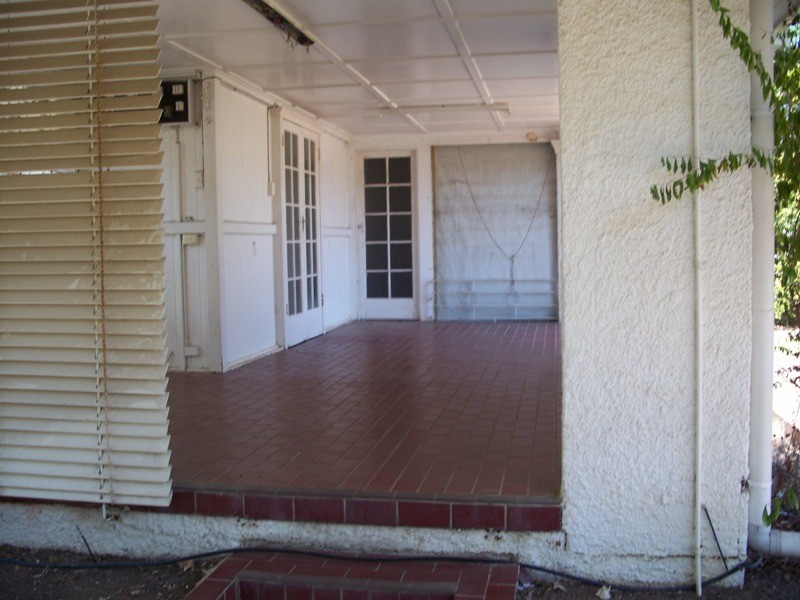 11 Whyte Street, Hermit Park QLD 4812