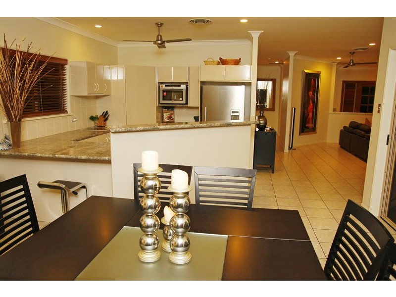 14 Jamaica Court, Bushland Beach QLD 4818