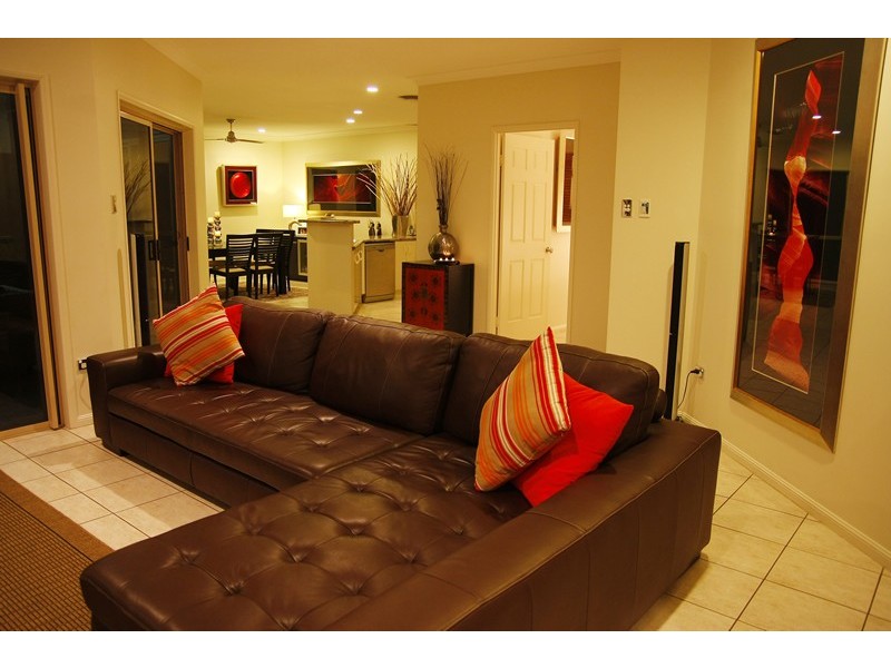 14 Jamaica Court, Bushland Beach QLD 4818