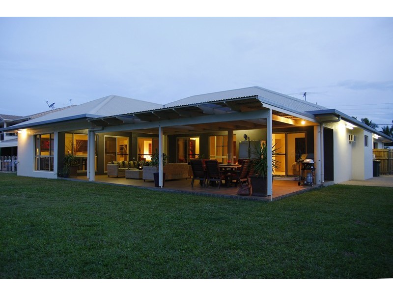 14 Jamaica Court, Bushland Beach QLD 4818