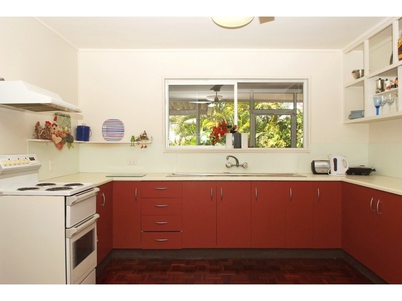 18 Yule Street, Picnic Bay QLD 4819