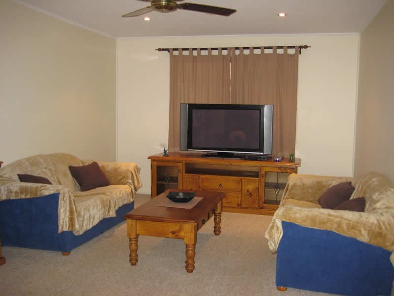 19 Coates Street, Mount Louisa QLD 4814