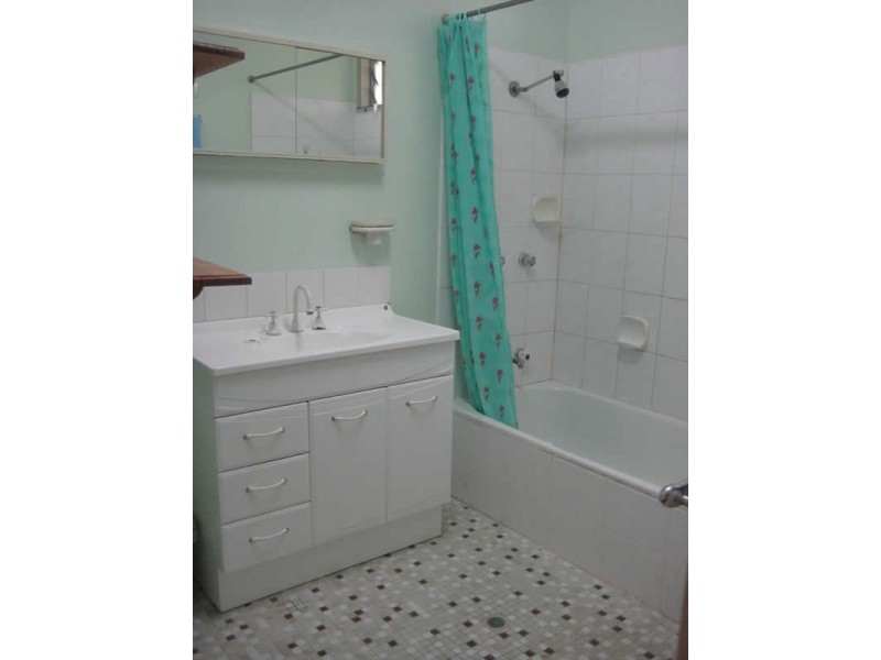 19 Coates Street, Mount Louisa QLD 4814