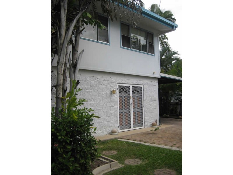 19 Coates Street, Mount Louisa QLD 4814