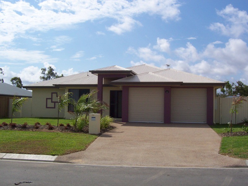 19 Minstrel Court, Bushland Beach QLD 4818
