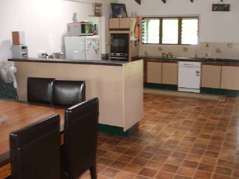 1 Lotus Court, Bushland Beach QLD 4818