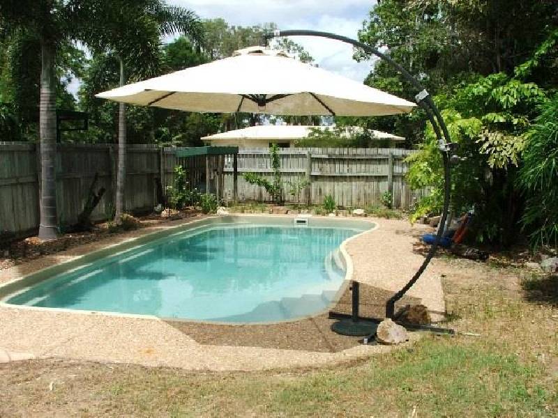 1 Lotus Court, Bushland Beach QLD 4818