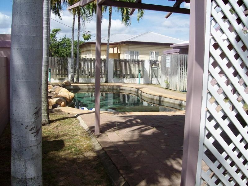 1/28 Henry Street, West End QLD 4810