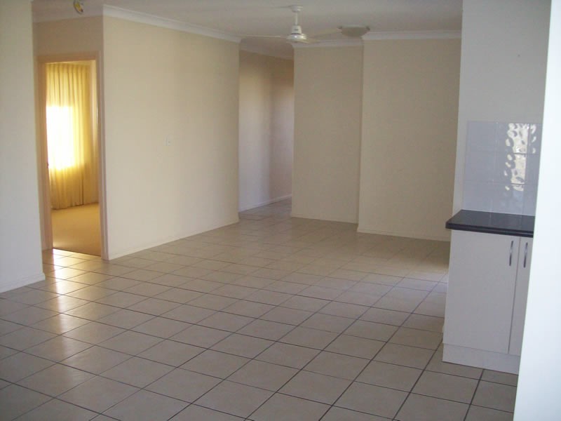 2 Crista Court, Kelso QLD 4815