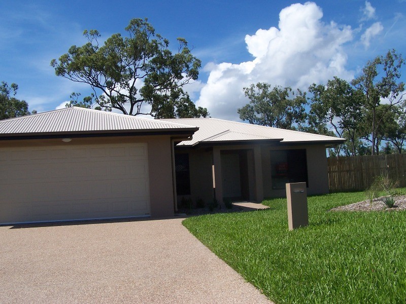 20 Ugarte Street, Bushland Beach QLD 4818