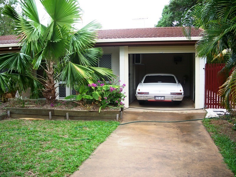 2/11 Hayman Avenue, Cranbrook QLD 4814