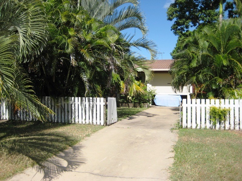 2/11 Hayman Avenue, Cranbrook QLD 4814