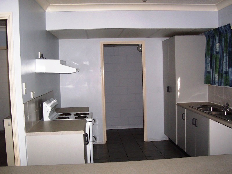 2/12 Old Common Road, Belgian Gardens QLD 4810