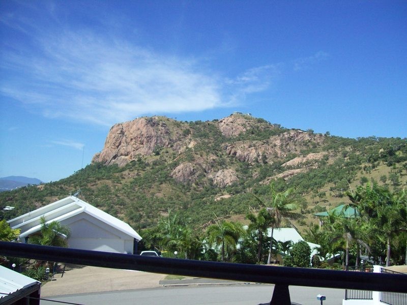 21 Balmoral Drive, North Ward QLD 4810