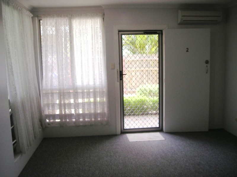 2/4 Buck Street, Mysterton QLD 4812