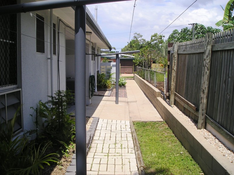 2/4 Buck Street, Mysterton QLD 4812