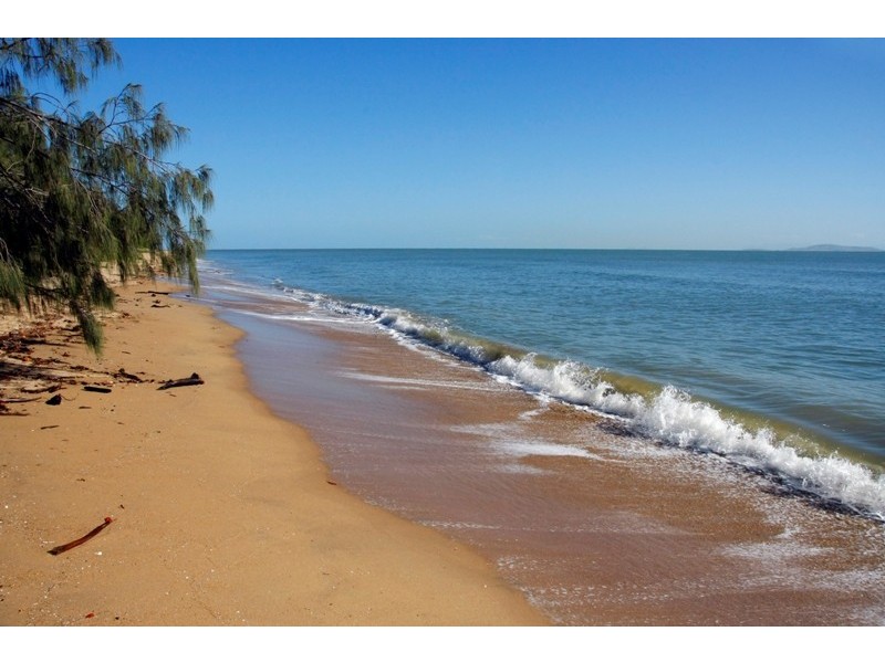 24 Reef Street, Saunders Beach QLD 4818