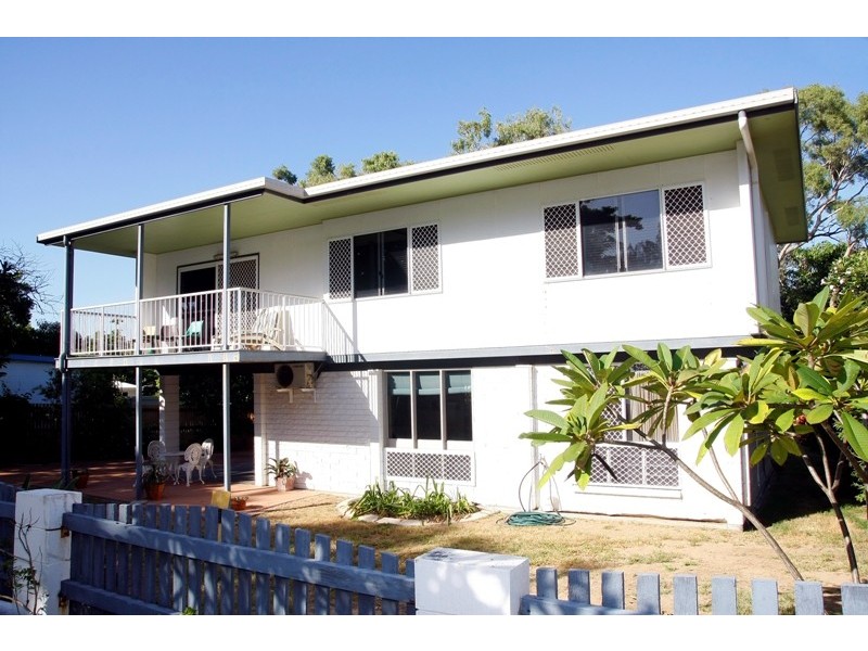24 Reef Street, Saunders Beach QLD 4818