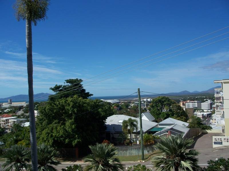 25/7 Hale Street, North Ward QLD 4810