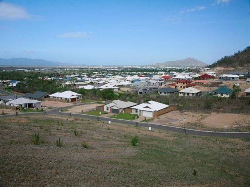 26 Kosciusko Way, Mount Louisa QLD 4814