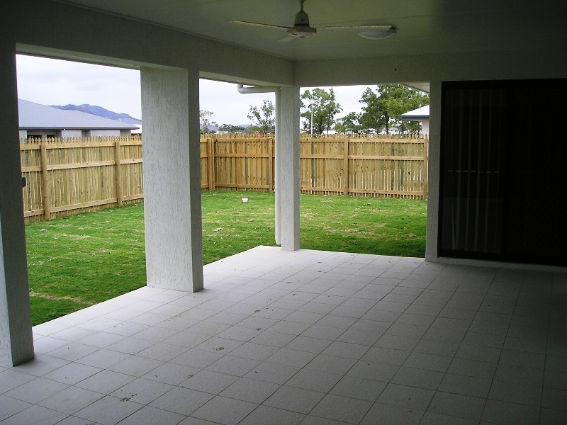 27  Guilfoyle Circuit, Kirwan QLD 4817