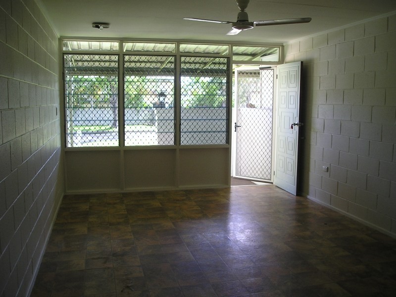 2/9  Jenner Street, Wulguru QLD 4811