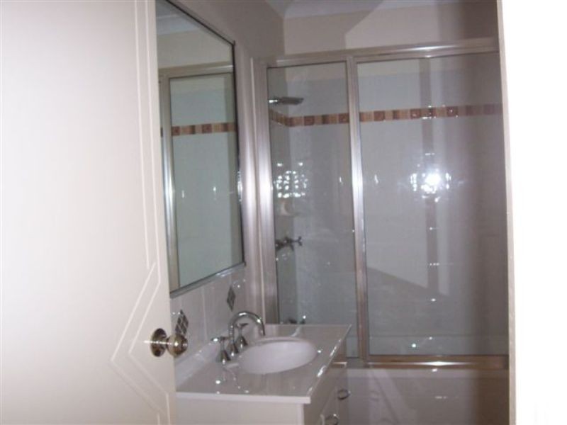 2A Brindole Court, Kelso QLD 4815