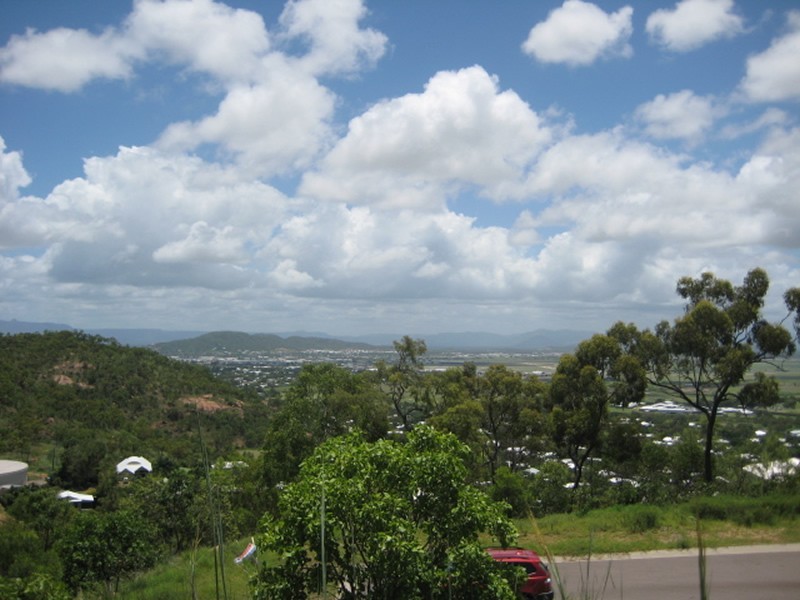 2 Ascot Place, Castle Hill QLD 4810