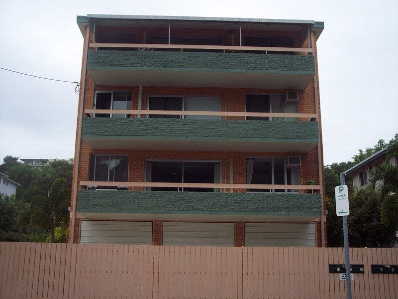 2/23 Gregory Street, North Ward QLD 4810