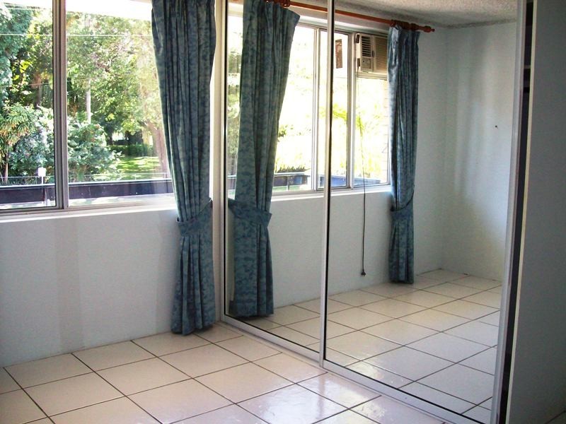 2/23 Gregory Street, North Ward QLD 4810