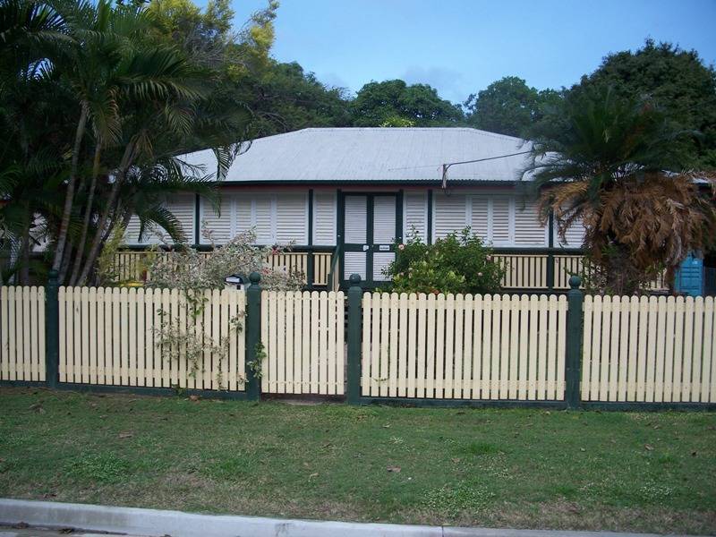 30 Philp Street, Hermit Park QLD 4812