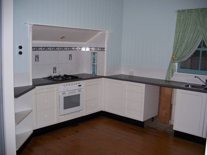 30 Philp Street, Hermit Park QLD 4812