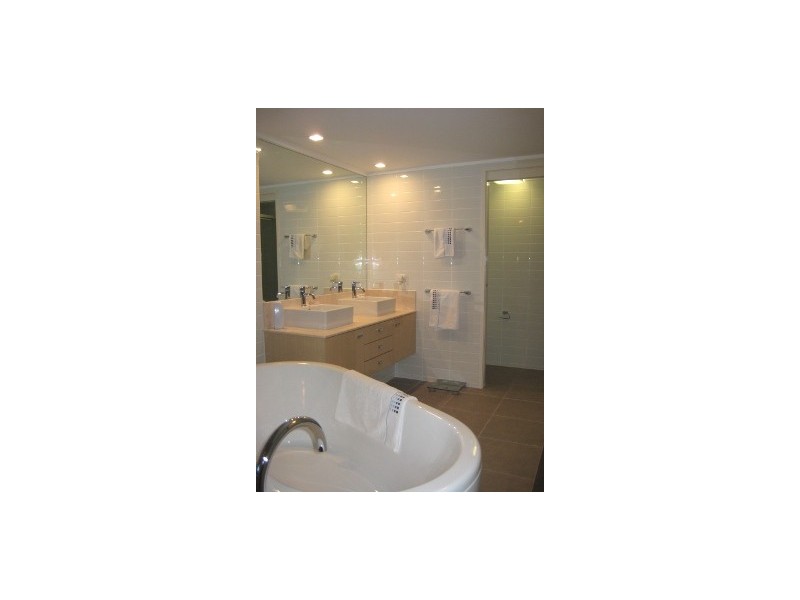 317/72-74 The Strand, North Ward QLD 4810