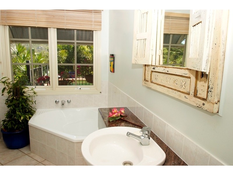 32 – 36 Olympus Crescent, Arcadia, Magnetic Island QLD 4819