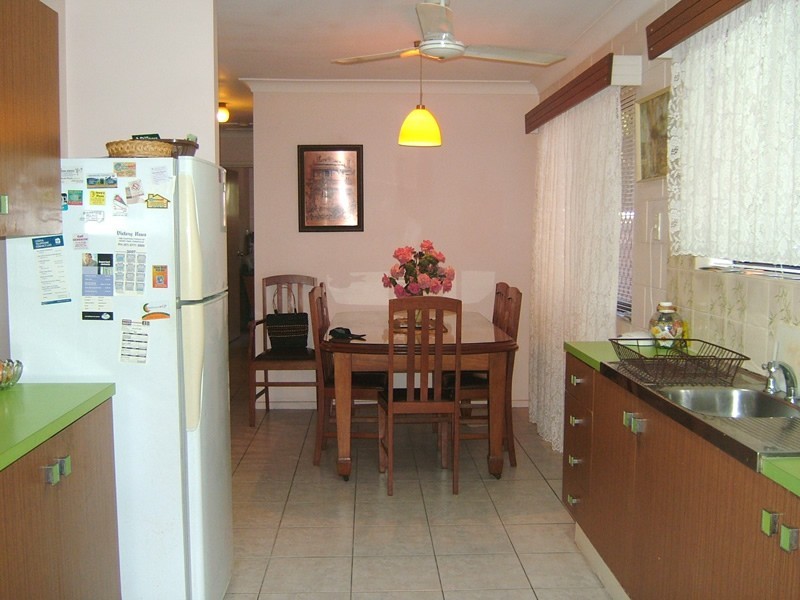 36 Clarendon Street, Hyde Park QLD 4812