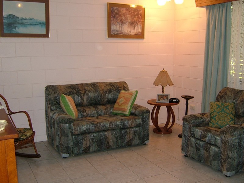 36 Clarendon Street, Hyde Park QLD 4812