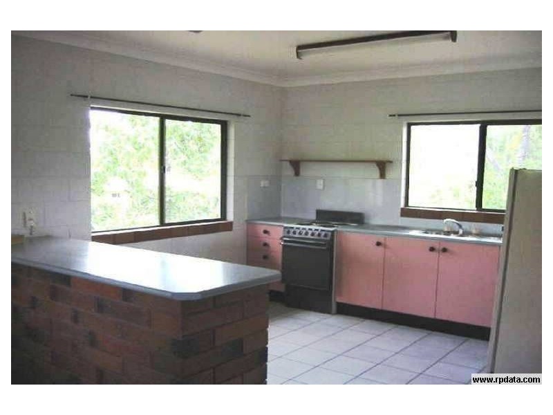 39 White  Street, Cardwell QLD 4849