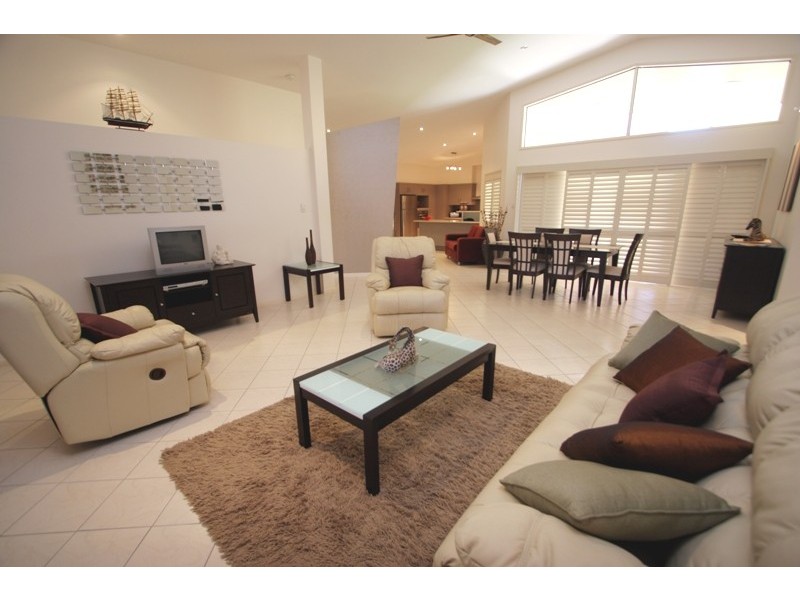 3 Bamboo Cr, Mount Louisa QLD 4814