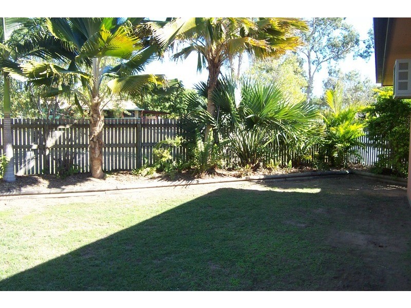 3 Fig Court, Bushland Beach QLD 4818